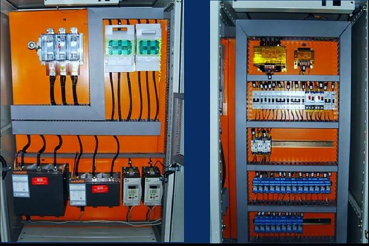 Quadro elétrico revisado, com componentes e cabeamento identificados